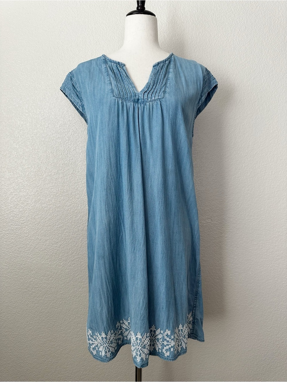 Oddy Chambray Embroidered Hem Pleated Short Sleeves Dress, Sz Large